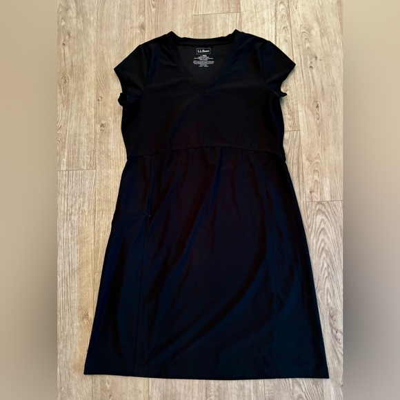 L.L. Bean Dresses & Skirts - L.L. Bean Black Midi Dress - large - performance material.